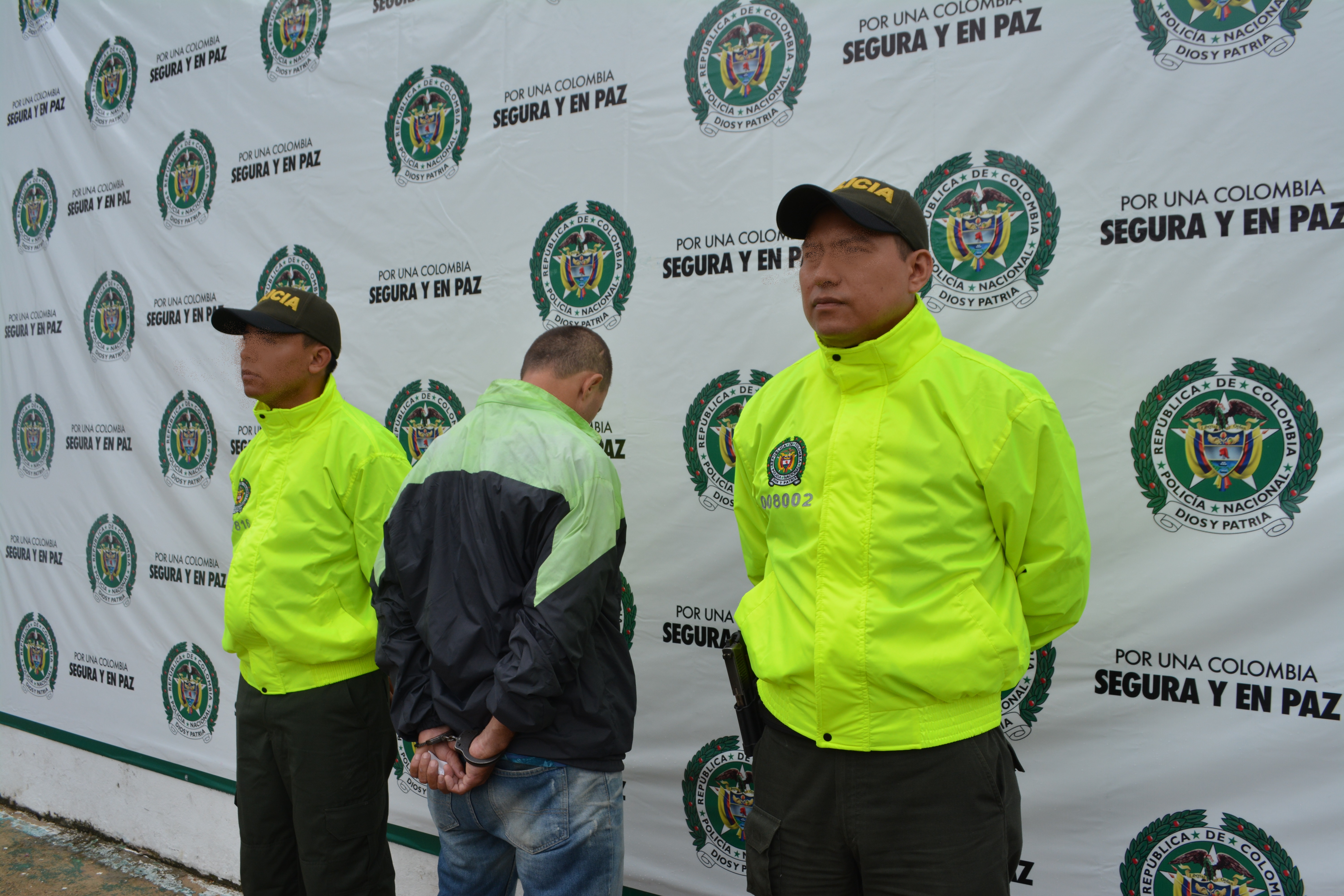 El hombre fue interceptado en el aeropuerto momentos en que pretendía salir de la ciudad