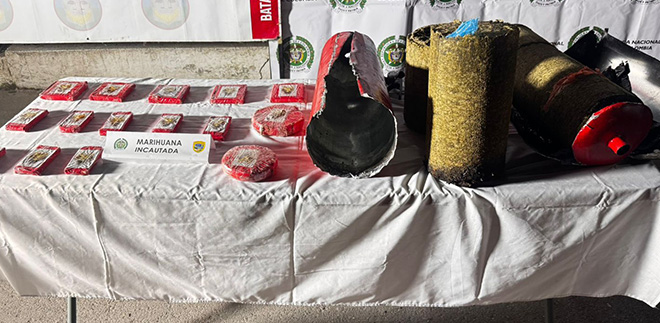 Paquetes compactos y acondicionados dentro de tanques.