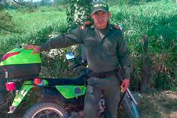 Patrullero Navarrode servicio, contribuyendo a la segurida y convivencia ciudadana en Bolívar.