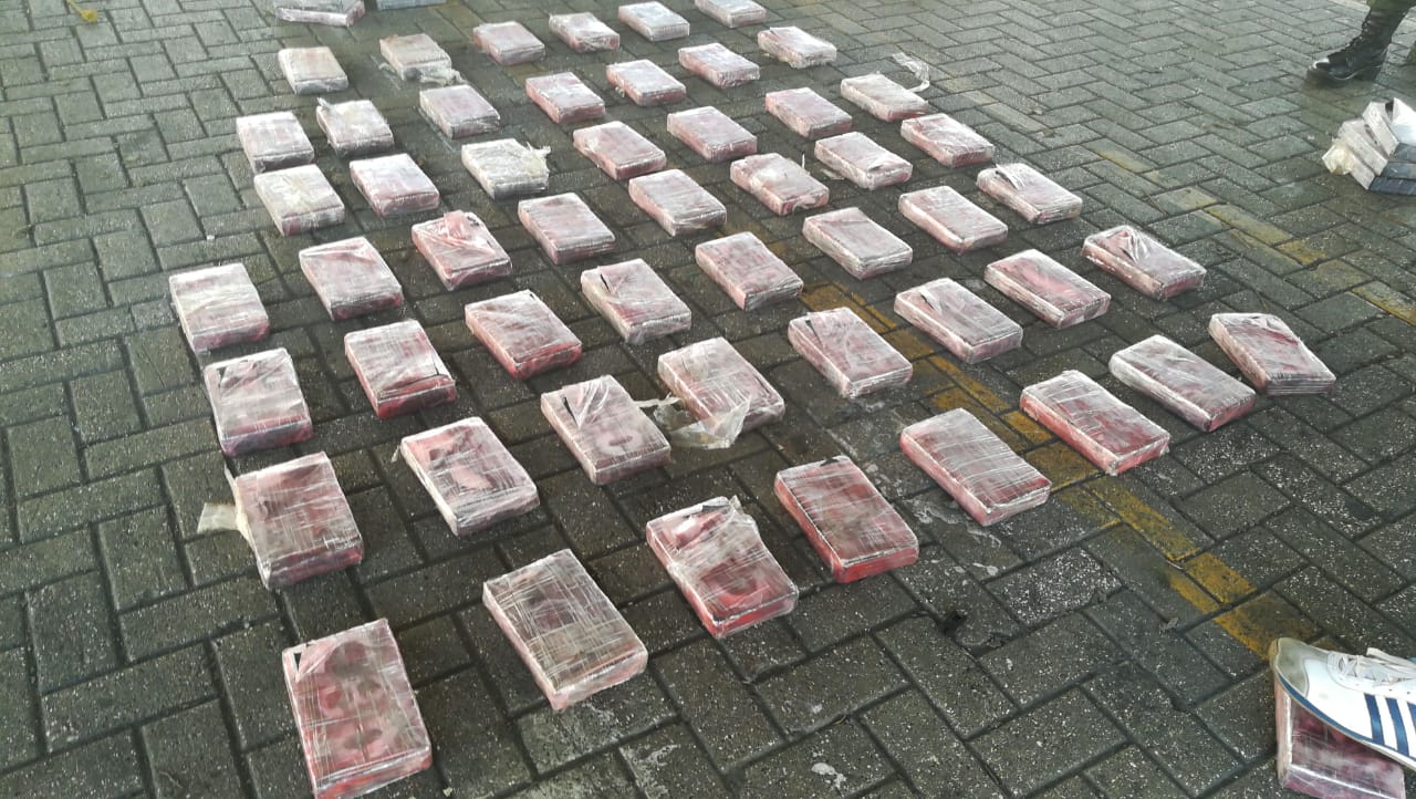 Dentro-de-bolsas-de-pañales-encontraron-122-kilos-de-clorhidrato-de-cocaína