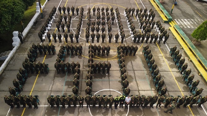 Entrega de 240 placas policiales.