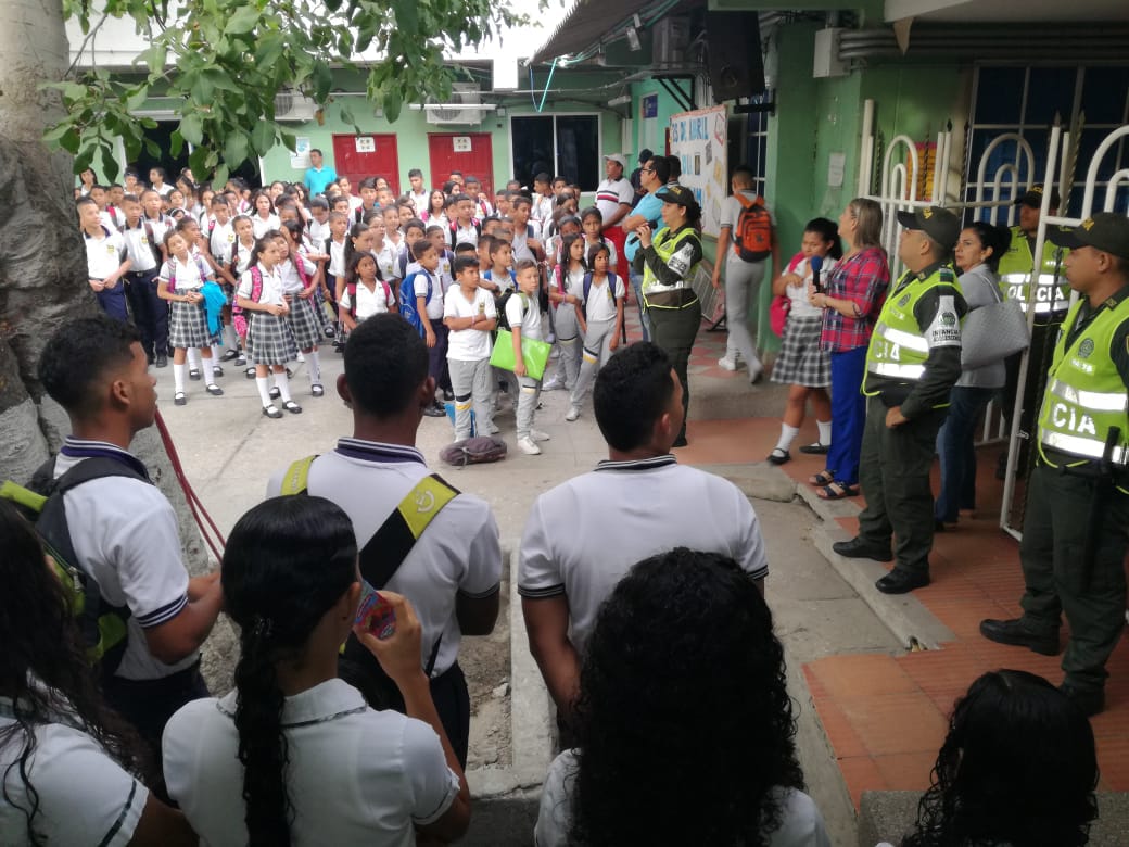 plan-institucional-de-atencion-integral-a-entornos-escolares-y-parques-inspirados-en-usted4mebar