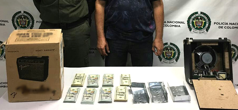 policia-antinarcoticos-captura-hombre-dolares
