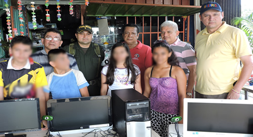 Apoyamos el crecimiento tecnológico de las comunidades vulnerables 