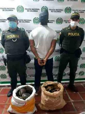 policia-magdalena-medio-capturado-tortugas 