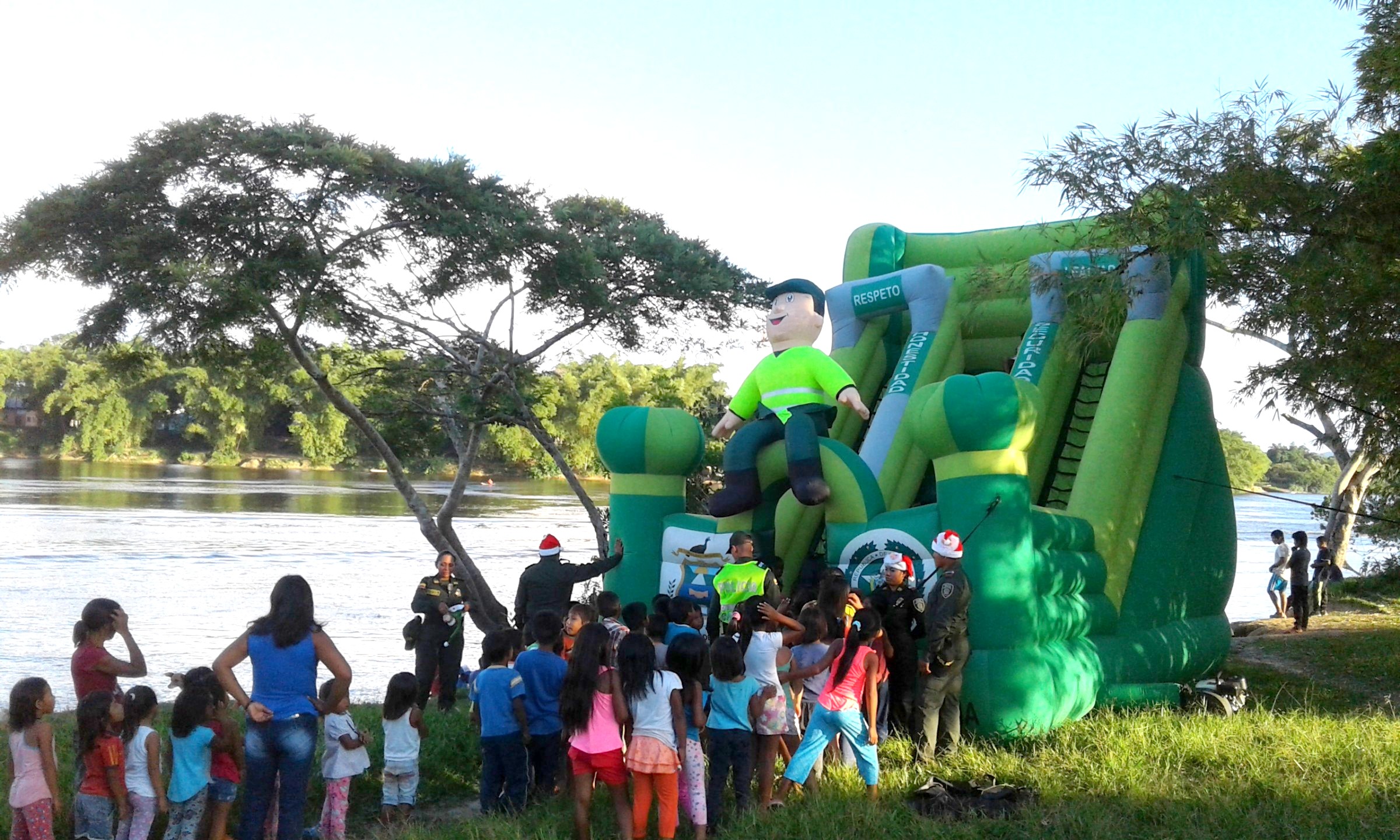 policia-vaupes-navidad