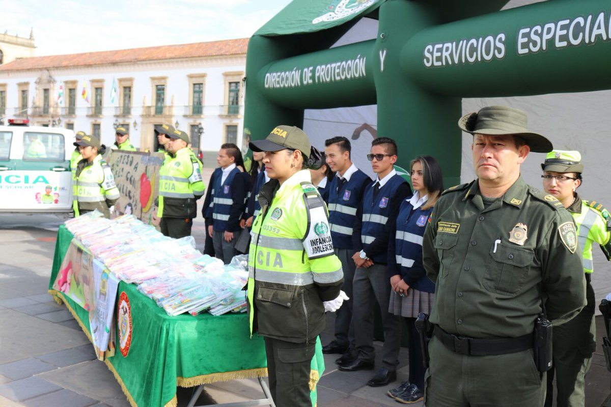 policia-regreso-a-clases