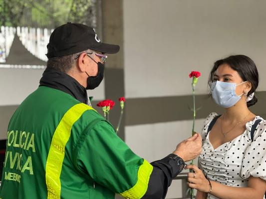 Junto con la Policía Cívica entregamos un mensaje de prevención 