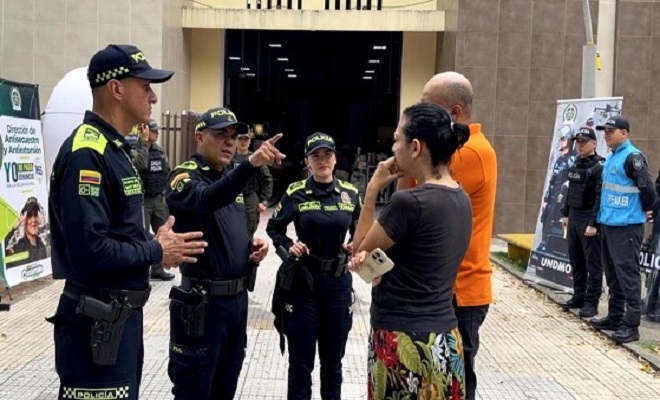 Funcionarios del grupo de Policía Comunitaria realizan campañas de prevención y sensibilización a la comunidad con el fin de prevenir el delito y generar confianza a la comunidad