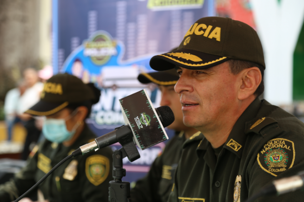 Policía en Caldas, inició el programa radial dedicado a la comunidad Cuéntele al comandante.