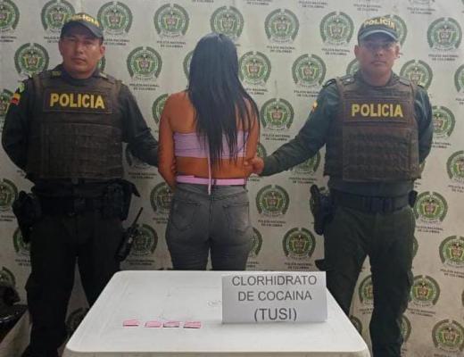 Policía materializó la captura de una mujer que camufló entre bolsas de pan más de 10 gramos de Tusi 
