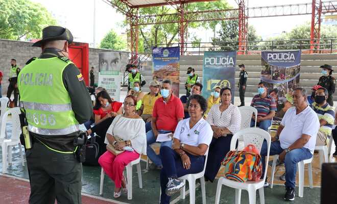 Policía Metropolitana de Neiva, continúa con su programa "cuéntele al comandante" 