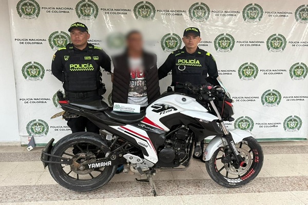 Dos Policías y un capturado por hurto de motocicleta en Neiva