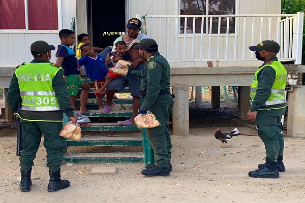 Policías que hornean felicidad 