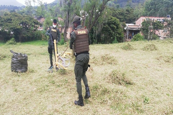  policia_y_ejercito_nacional_realiza_campaña_de_limpieza_y_ornato_en_toledo