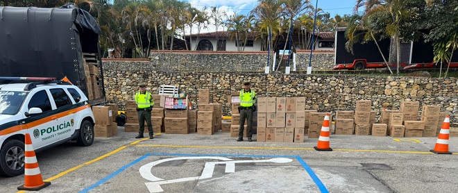 Incautación de  juegos pirotécnicos en vías de Santander
