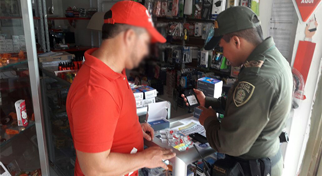 Puerta a puerta-la Policía Nacional-lo previene contra el hurto de celulares-Meta