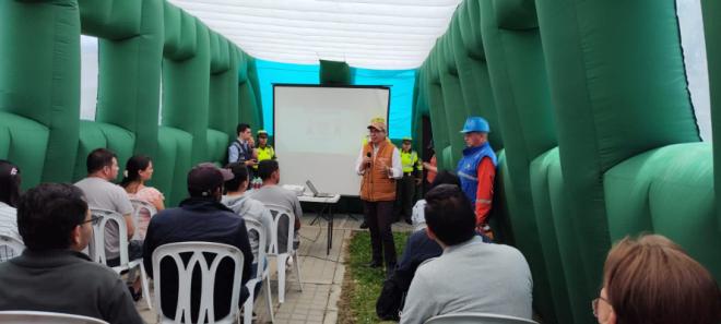 Policías en las vías 