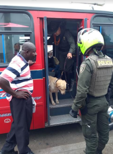 Registro a vehiculos públicos por policias