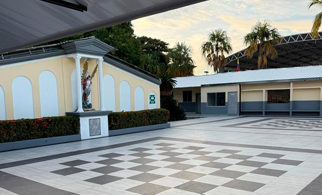 Plazoleta del colegio de Neiva remodelada