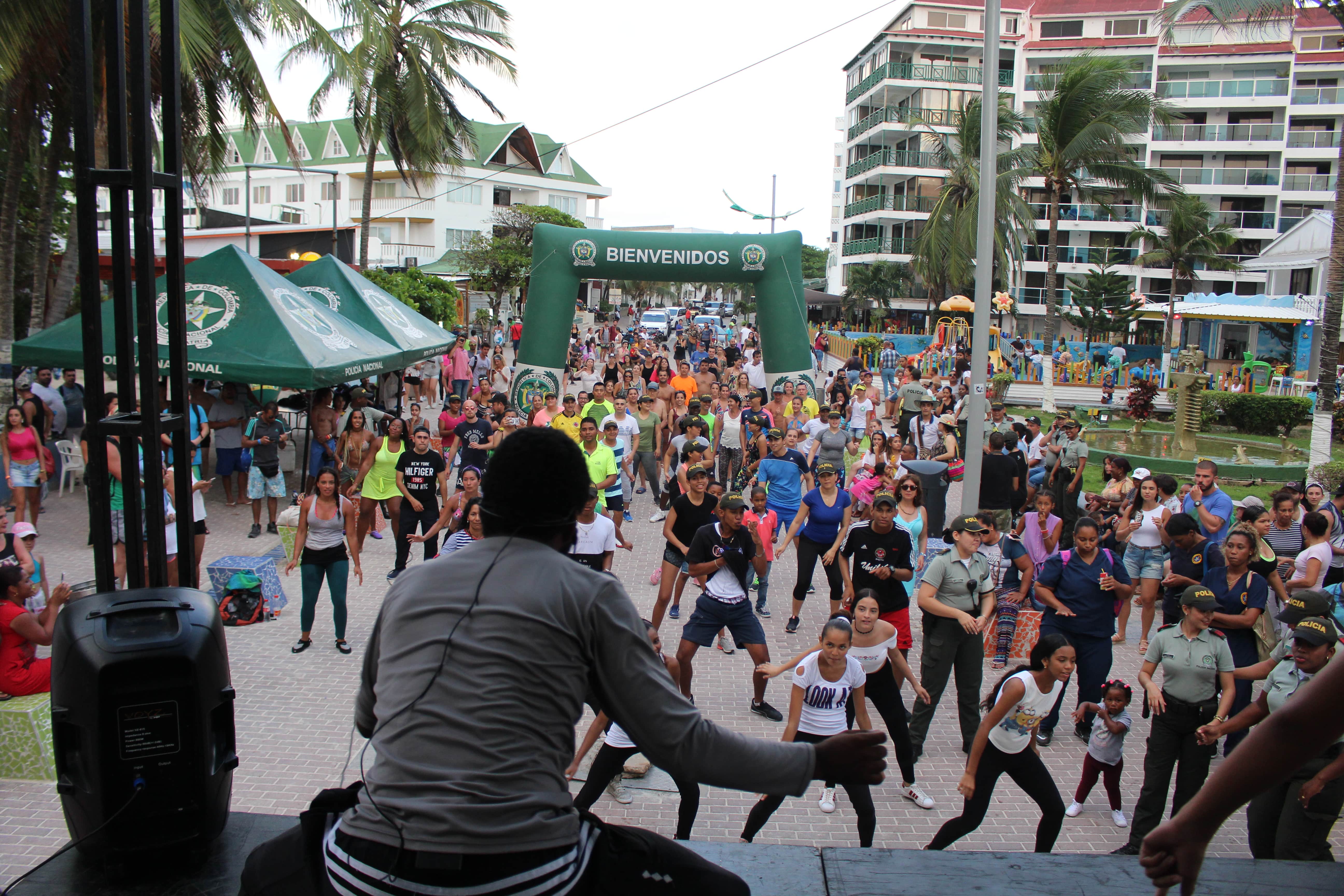 La Policía se toma la Peatonal, brindando a la comunidad una opción sana para el aprovechamiento del tiempo libre