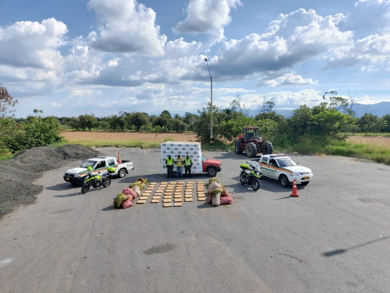 Simulando_llevar_hortalizas_tubérculos