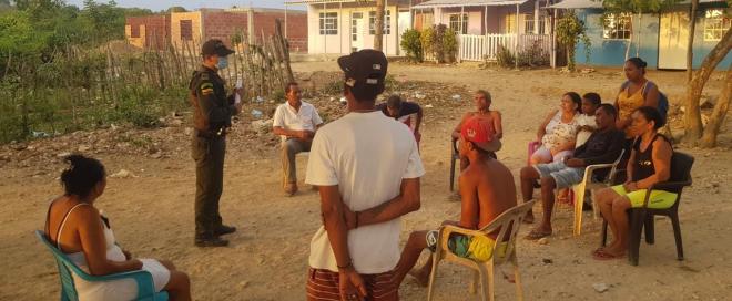 Tambien, se entregan volantes con recomendaciones para evitar estos delitos