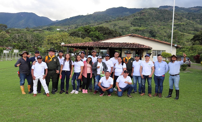 Carabineros y cacaoteros, unidos para generar confianza, equidad y progreso