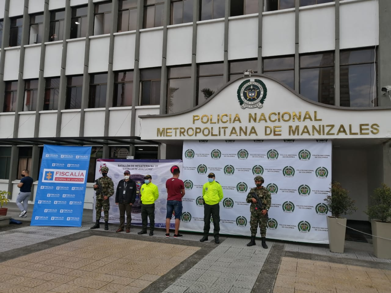 Deberá responder por hurto calificado y agravado y extorsión agravada