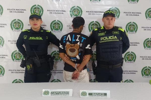 Hombre de 35 años se le hizo un proceso de registro y se le incautaron 10 gramos de bazuco