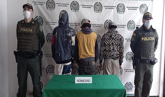 Tres sujetos capturados por homicidio-policías custodiando 