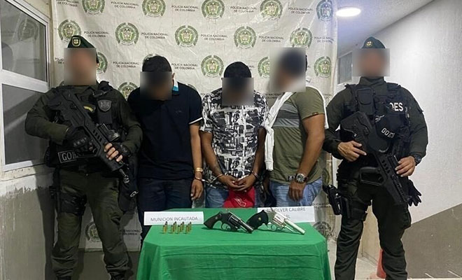Tres personas fueron capturadas cuando portaban armas de fuego