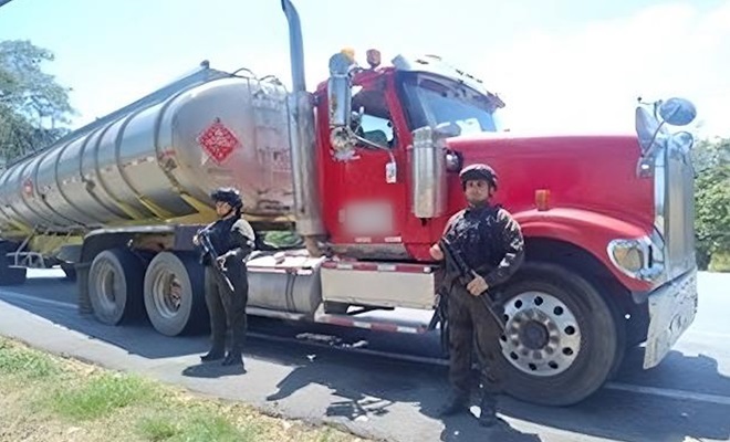 Vehículo inmovilizado por apoderamiento de hidrocarburos