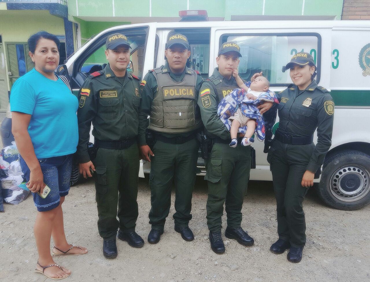 Rescatamos a juan, un niño de 6 meses aproximadamente abandonado por su mama
