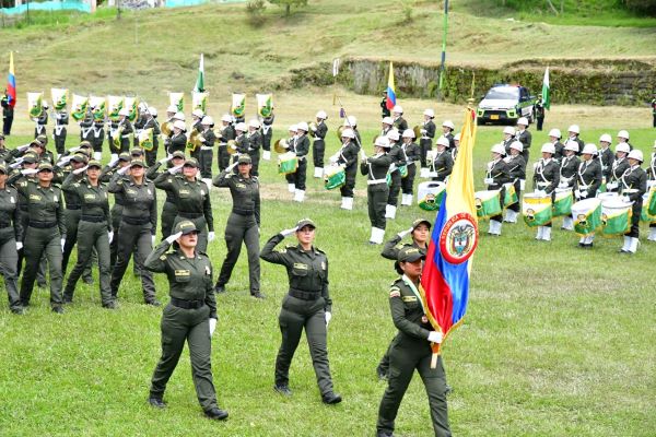 Ceremonia presidida por el señor Coronel José James Roa Castañeda