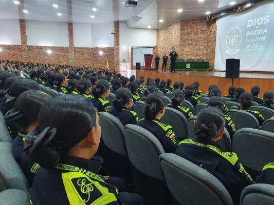 saludo y mensaje de vocación, gratitud y fortaleza al personal de la plana mayor y todas las estudiantes