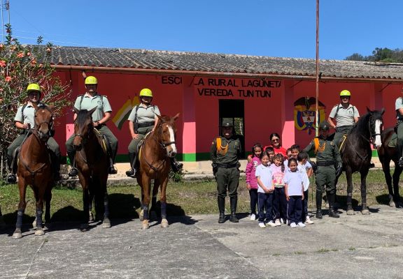 fotografía de los docentes y dicentes vinculados a la actividad