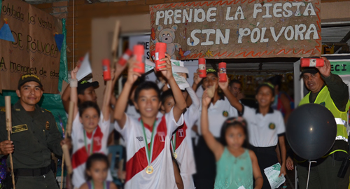 POLICIA COLOMBIA-prende la fiesta sin polvora-putumayo