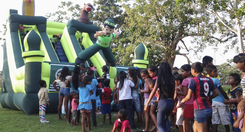 230815-actividad-entrega-armas-leticia-policia