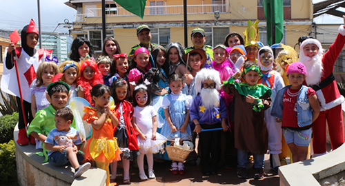 311014-mostruo-niños-familia-comunidad-disfraces-prevencion-seguridad-hallowen-manizales