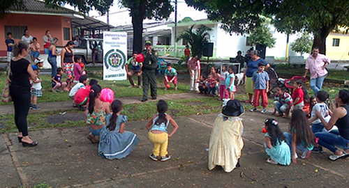 271014-niños-caqueta-hallowen-prevencion