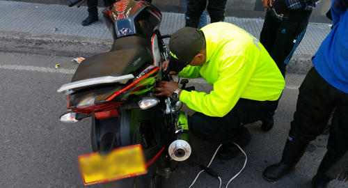 241015-actividad-comunitaria-marcacion-motos-policia